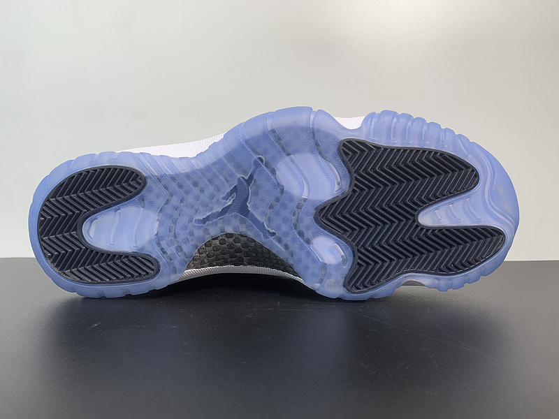 Air Jordan 11 378037-441