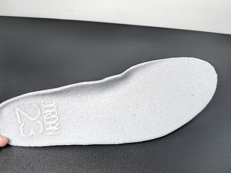 Air Jordan 11 Low 2025 HQ7000-001