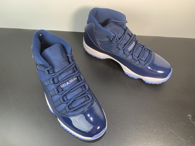 Air Jordan 11 378037-441