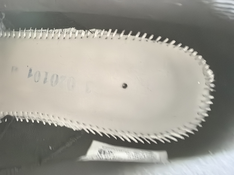 Air Jordan 11 Low “Bred”FV5104-006