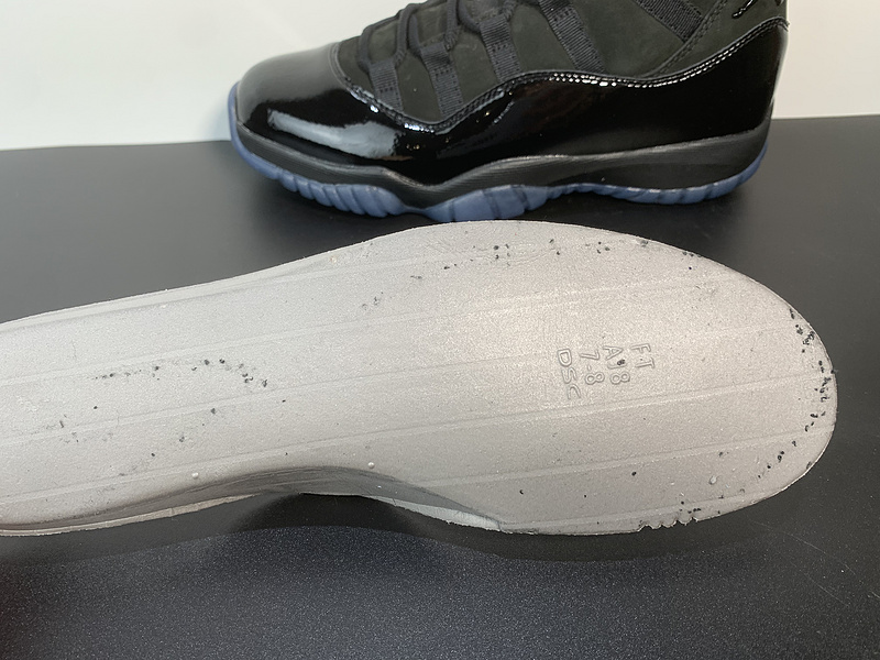 Air Jordan 11“Cap and Gown”378037-005