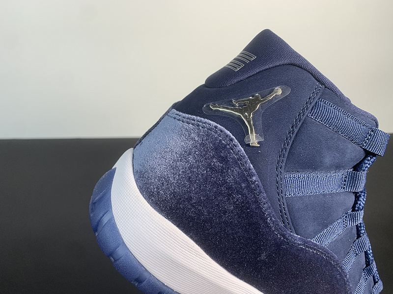 Air Jordan 11 Velvet 