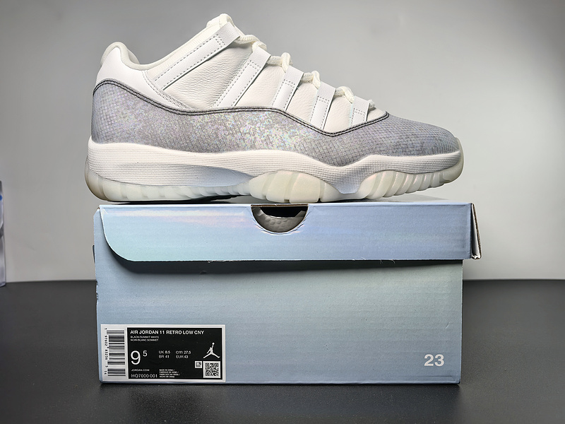 Air Jordan 11 Low 2025 HQ7000-001