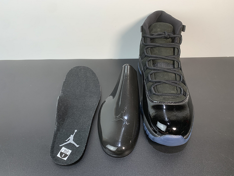 Air Jordan 11“Cap and Gown”378037-005
