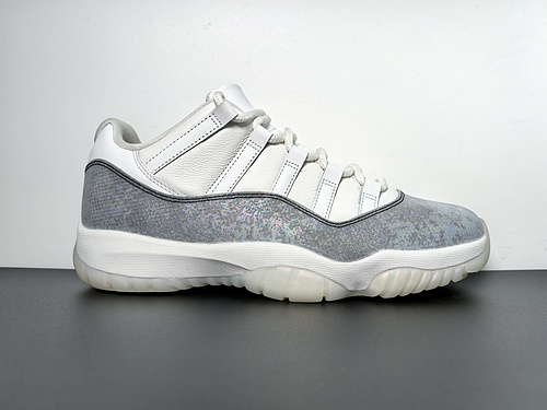 Air Jordan 11 Low 2025 HQ7000-001