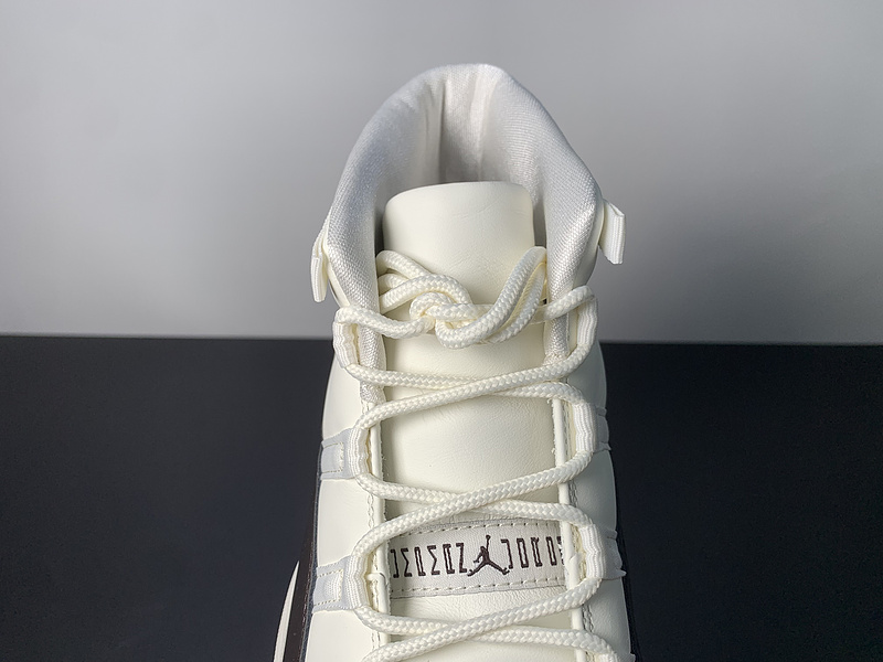 Air Jordan 11 “Neapolita AR0715-101