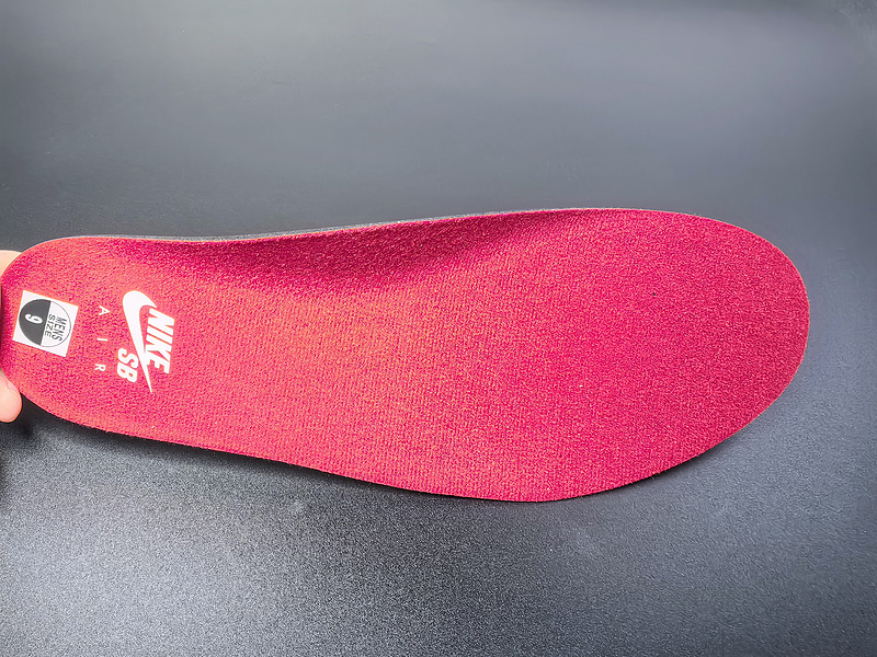 Nike SB x Air Jordan 4 “Varsity Red DR5415-106