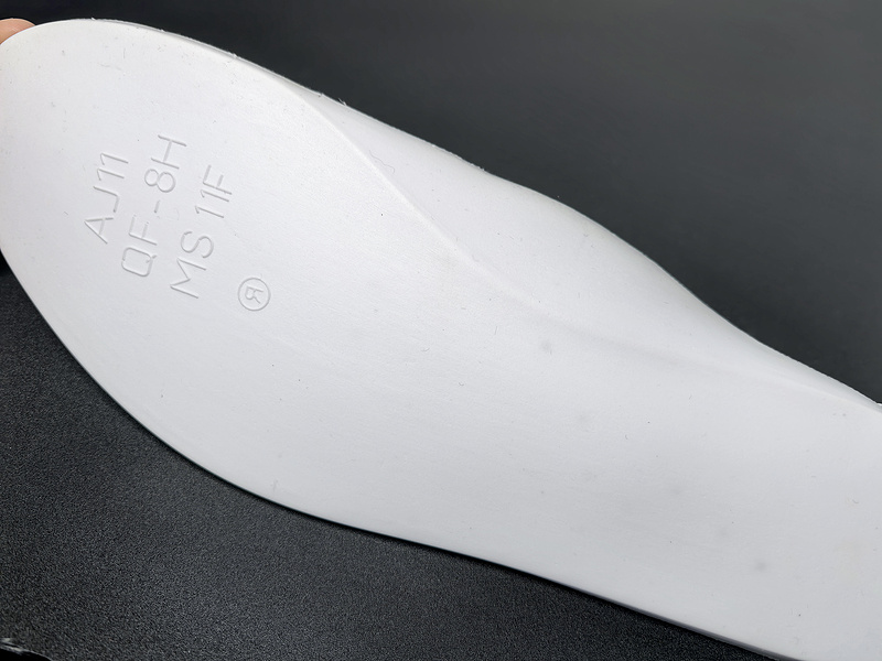 Air Jordan 4 “White Cement”FV5029-100