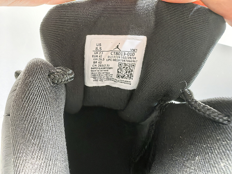 Air Jordan 12 “Wolf Grey”CT8013-010