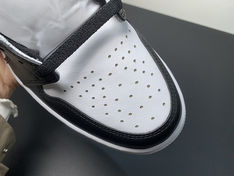 Air Jordan 1 Retro High OG NRG  861428