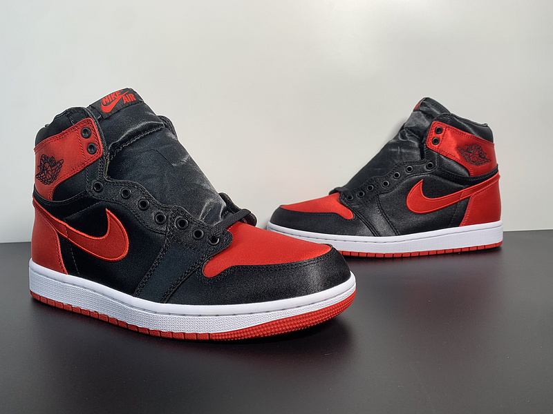 Air Jordan 1 High OG WMNS “Satin Bred”FD4810-061