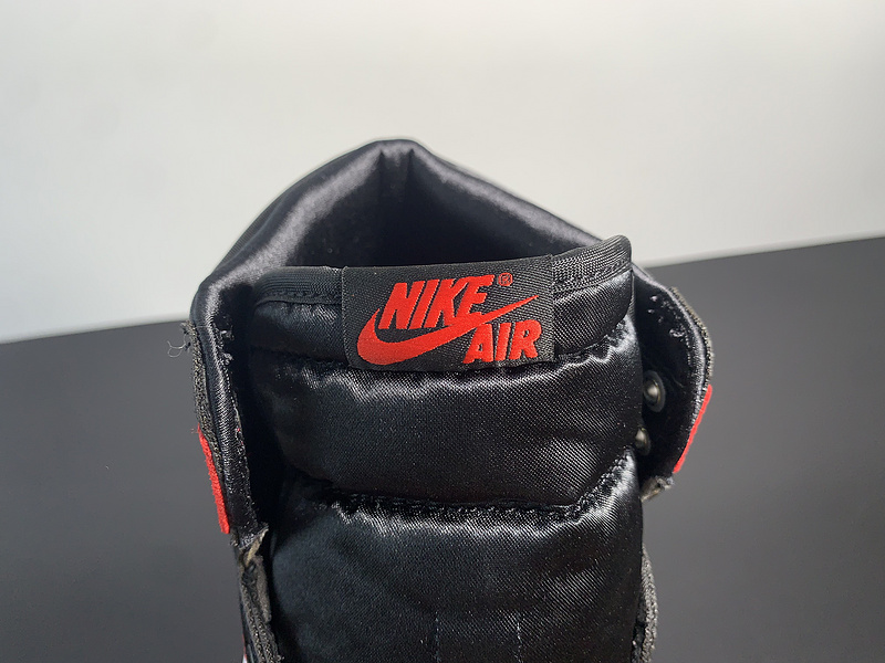 Air Jordan 1 High OG WMNS “Satin Bred”FD4810-061