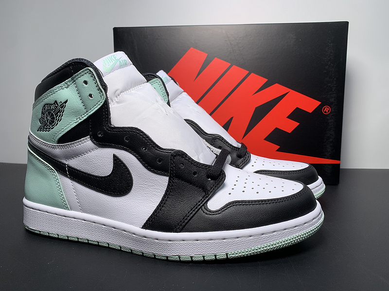 Air Jordan 1 Retro High OG NRG  861428