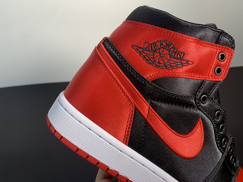 Air Jordan 1 High OG WMNS “Satin Bred”FD4810-061