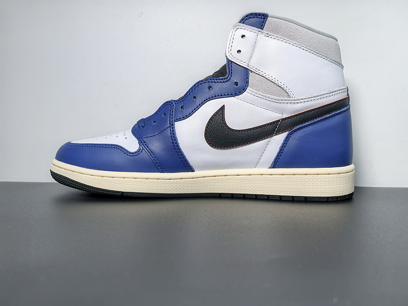 Air Jordan 1 High DZ5485-100