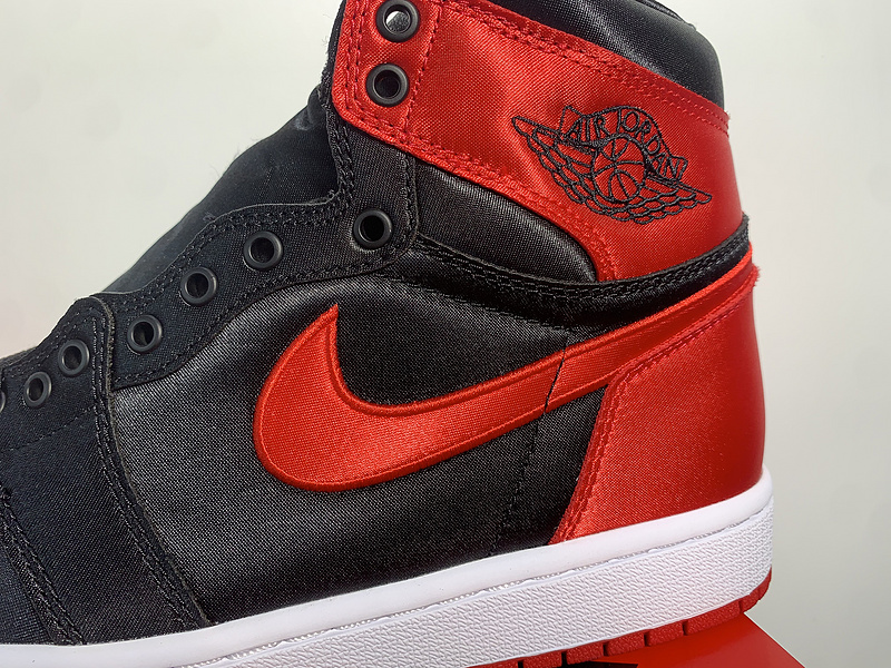 Air Jordan 1 High OG WMNS “Satin Bred”FD4810-061