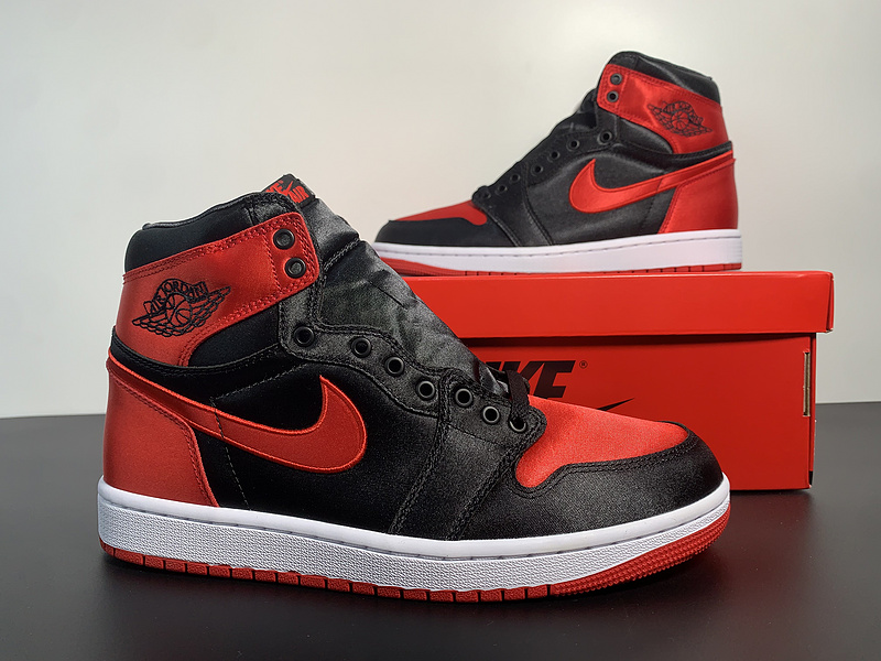 Air Jordan 1 High OG WMNS “Satin Bred”FD4810-061