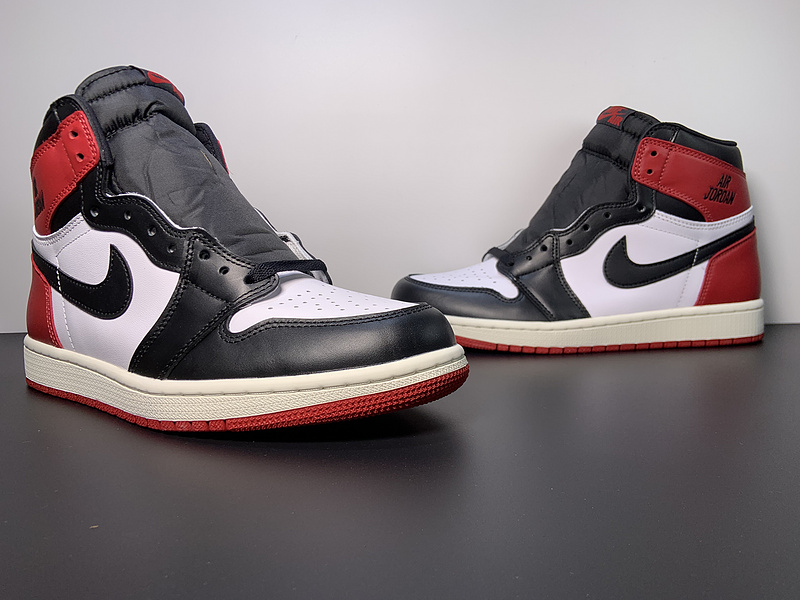 Air Jordan 1 High OG “Black ToeReimagined”DZ5485-106