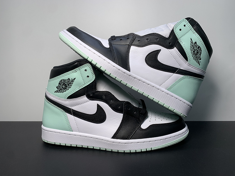 Air Jordan 1 Retro High OG NRG  861428