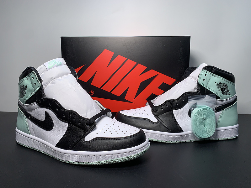 Air Jordan 1 Retro High OG NRG  861428