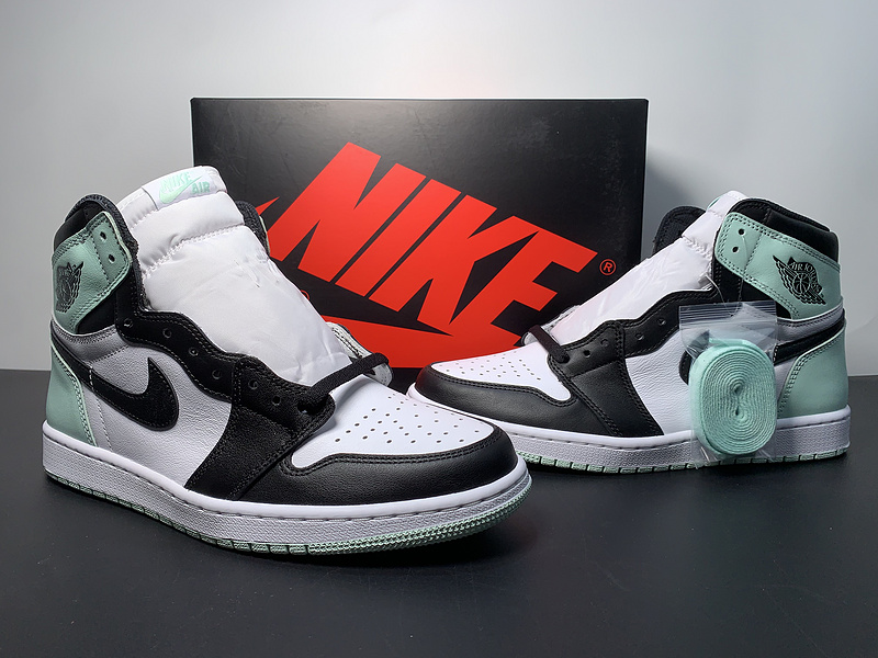 Air Jordan 1 Retro High OG NRG  861428