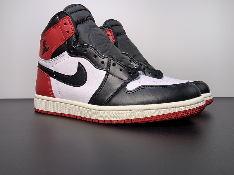 Air Jordan 1 High OG “Black ToeReimagined”DZ5485-106