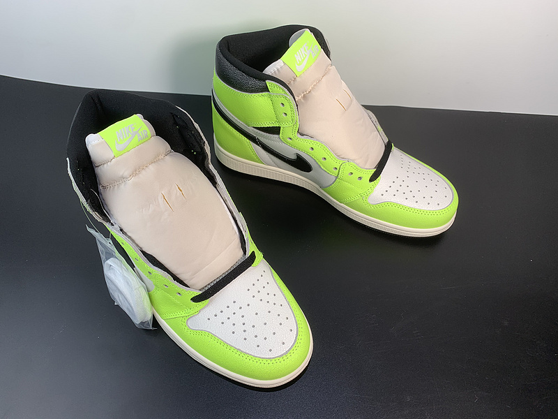 Air Jordan 1 High OG “Volt”555088-702