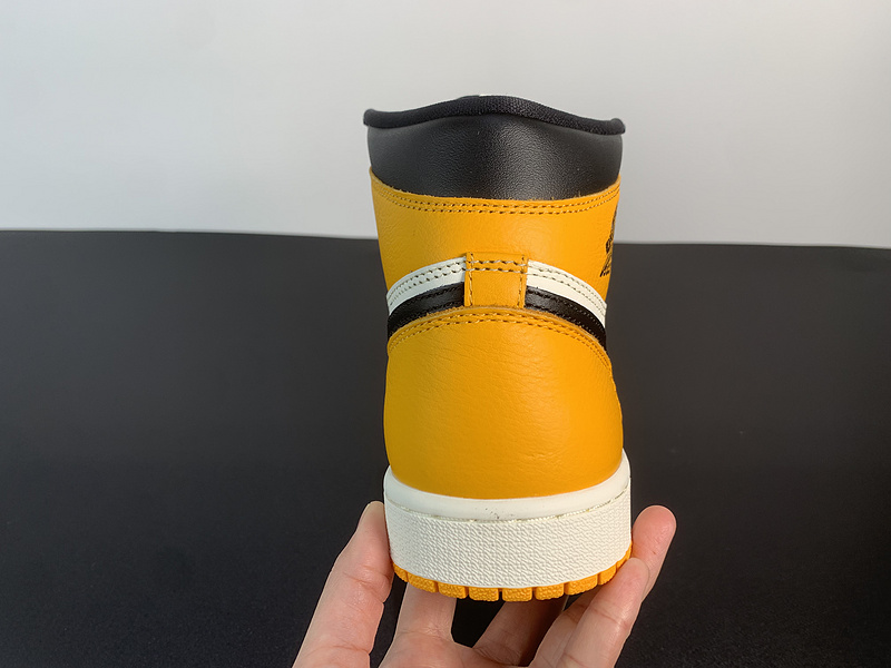 Air Jordan 1 Retro High OG AJ1 555088-711