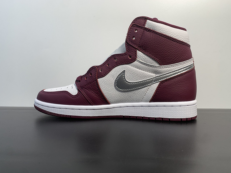 Air Jordan 1 Retro “Bordeaux”555088-611