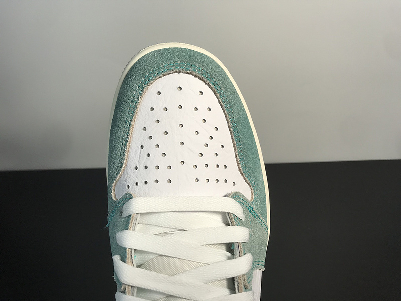 Air Jordan 1 “Turbo Green”555088-311