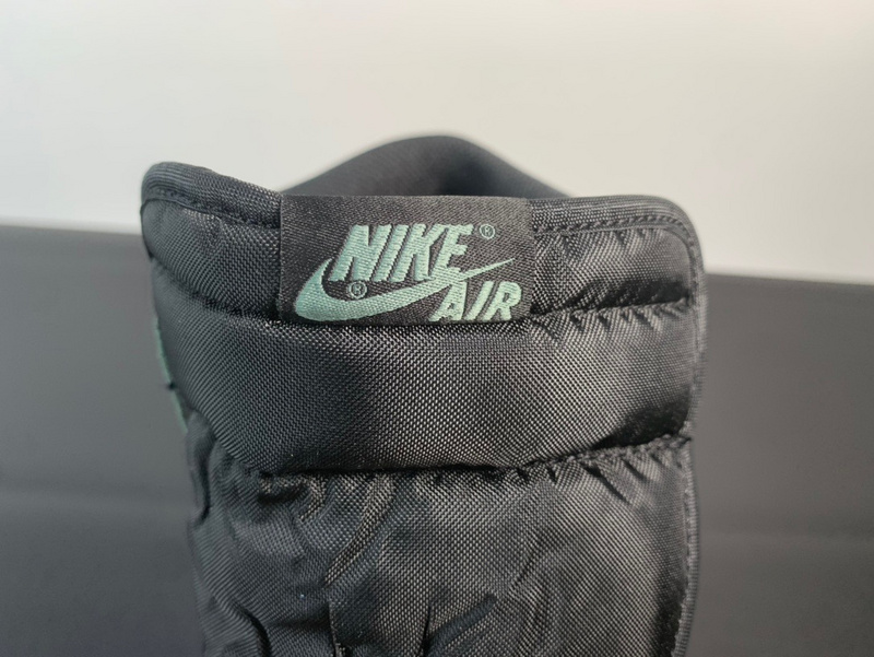 Air Jordan 1 Retro High Clay Green 555088-135