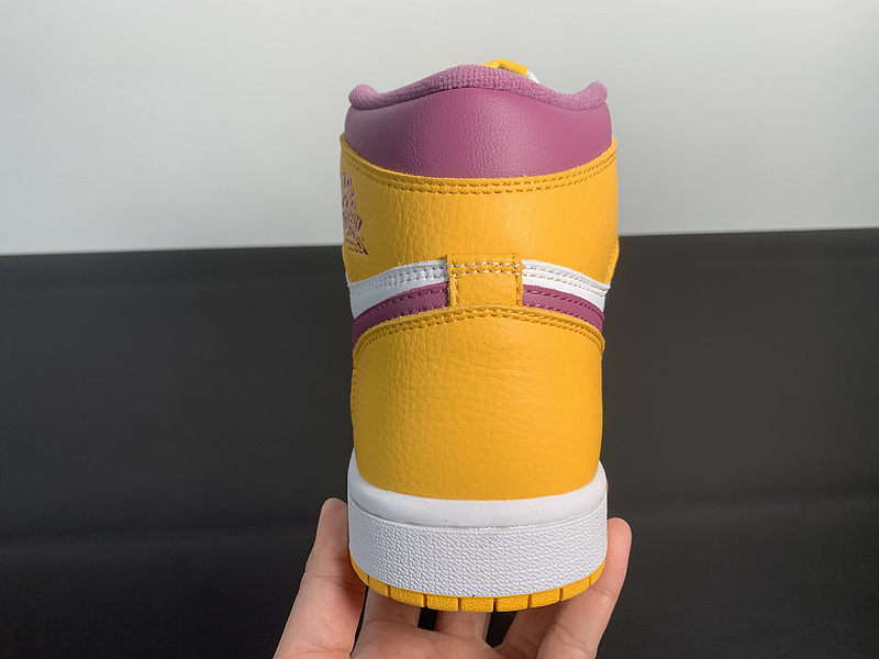 Air Jordan 1 “Obsidian”555088-706