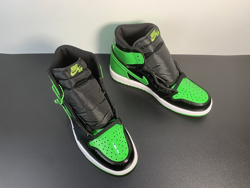 Air Jordan 1 “Pine Green”555088-030