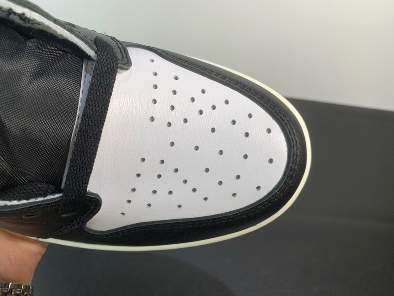 Air Jordan 1 Retro High Clay Green 555088-135