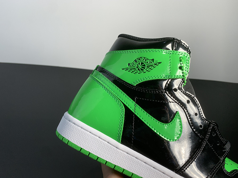 Air Jordan 1 “Pine Green”555088-030