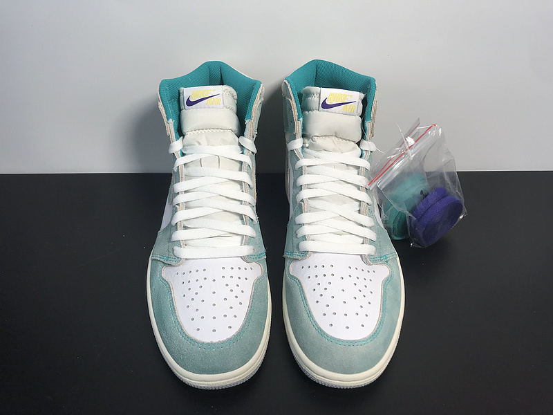 Air Jordan 1 “Turbo Green”555088-311