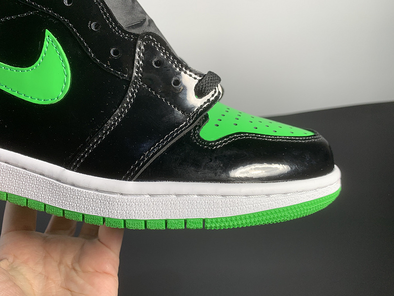 Air Jordan 1 “Pine Green”555088-030