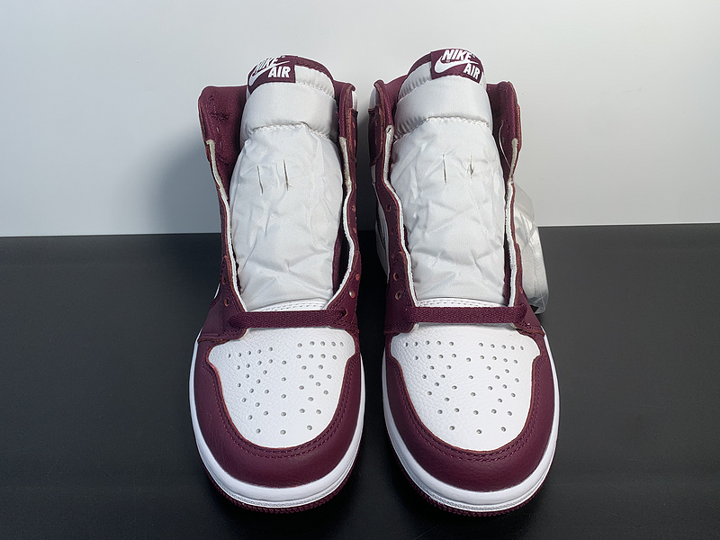 Air Jordan 1 Retro “Bordeaux”555088-611