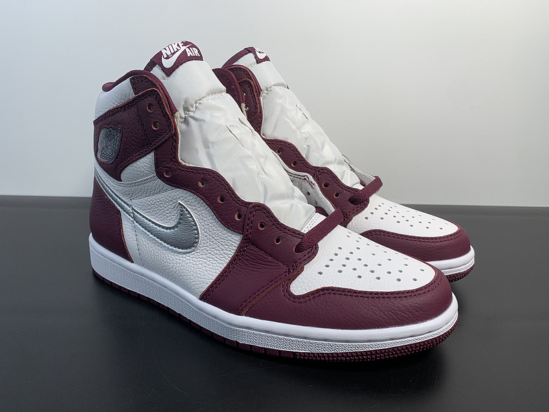 Air Jordan 1 Retro “Bordeaux”555088-611