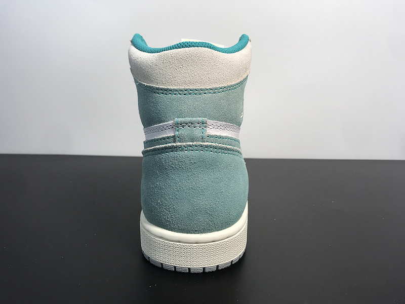 Air Jordan 1 “Turbo Green”555088-311