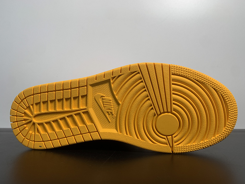 Air Jordan 1 “Obsidian”555088-706