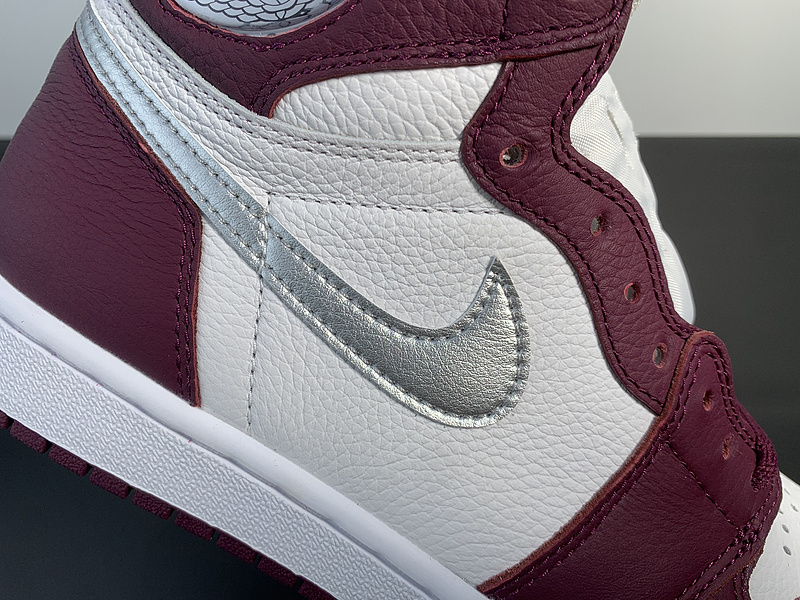 Air Jordan 1 Retro “Bordeaux”555088-611