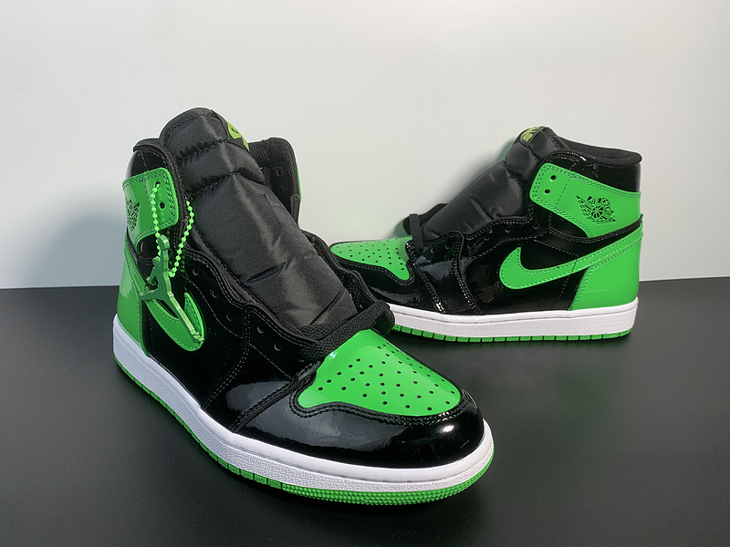Air Jordan 1 “Pine Green”555088-030