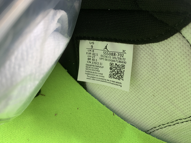 Air Jordan 1 High OG “Volt”555088-702