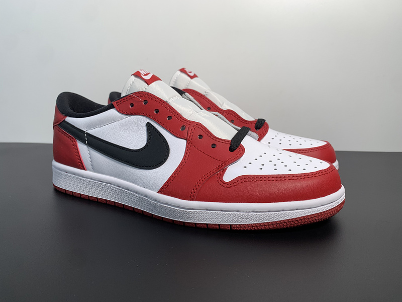 Air Jordan 1 Low OG “Chicago”705329-600