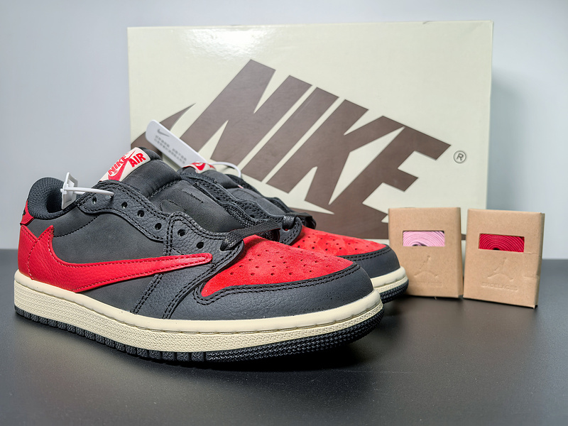 Travis Scott x Air Jordan 1 Low OG DM7866-061