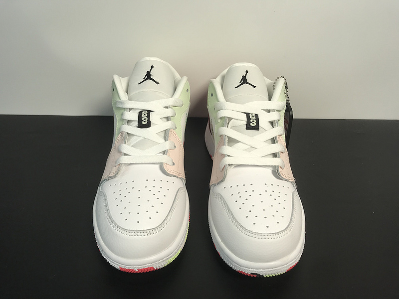 NIKE Air Jordan 1 Low