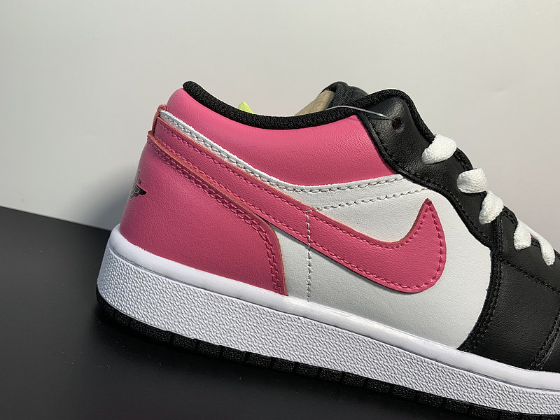 Nike Air Jordan 1 Low 554723-106