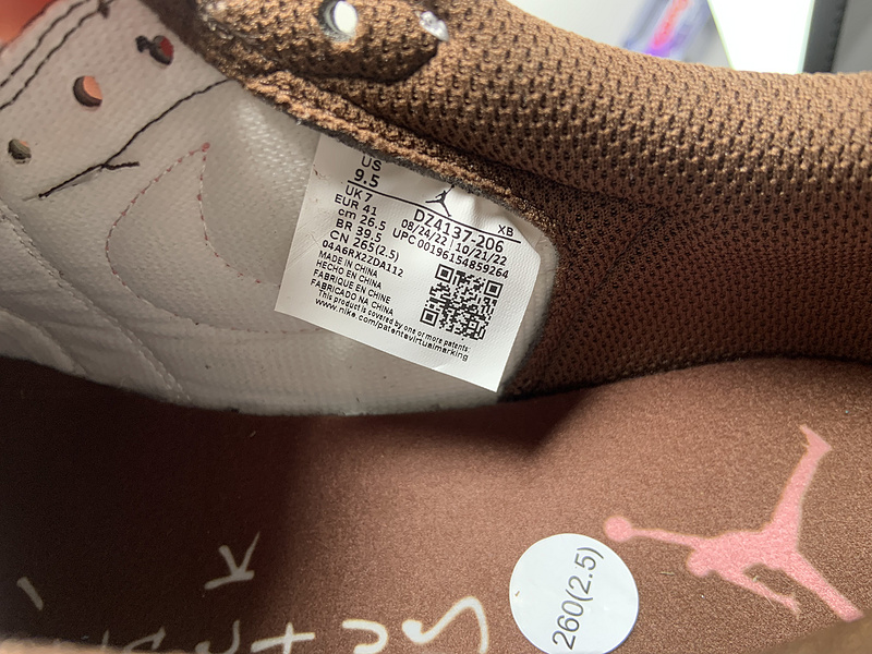 Travis Scott x Air Jordan 1 Low DZ4137-206