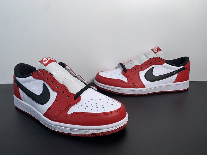 Air Jordan 1 Low OG “Chicago”705329-600